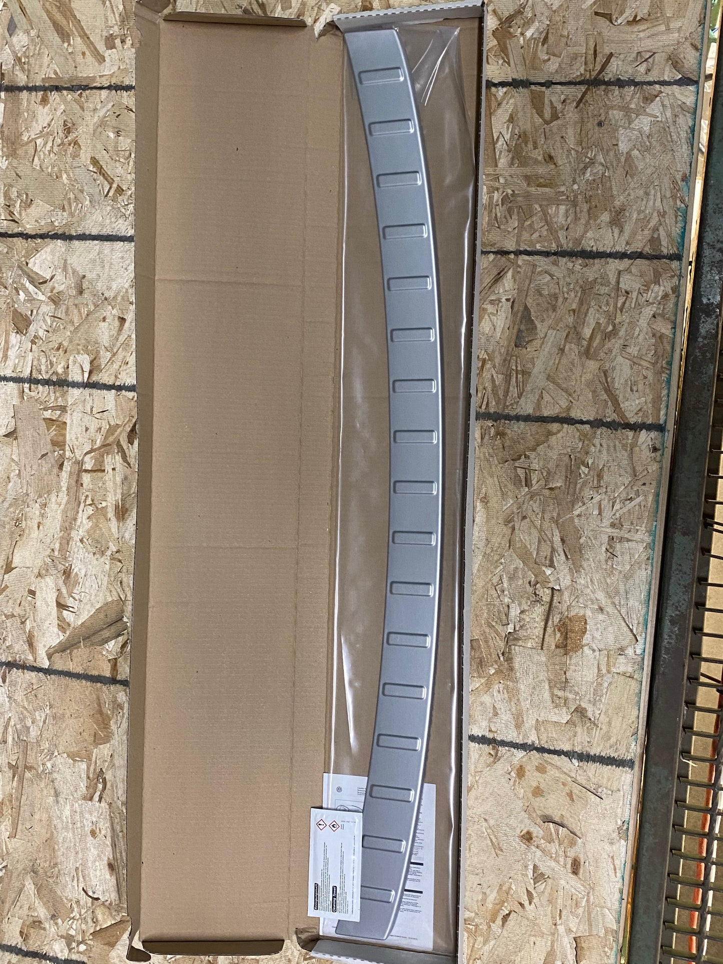 Aluminum Look Bumperdillo for 2018-2024 VW Tiguan (5NA061195A)