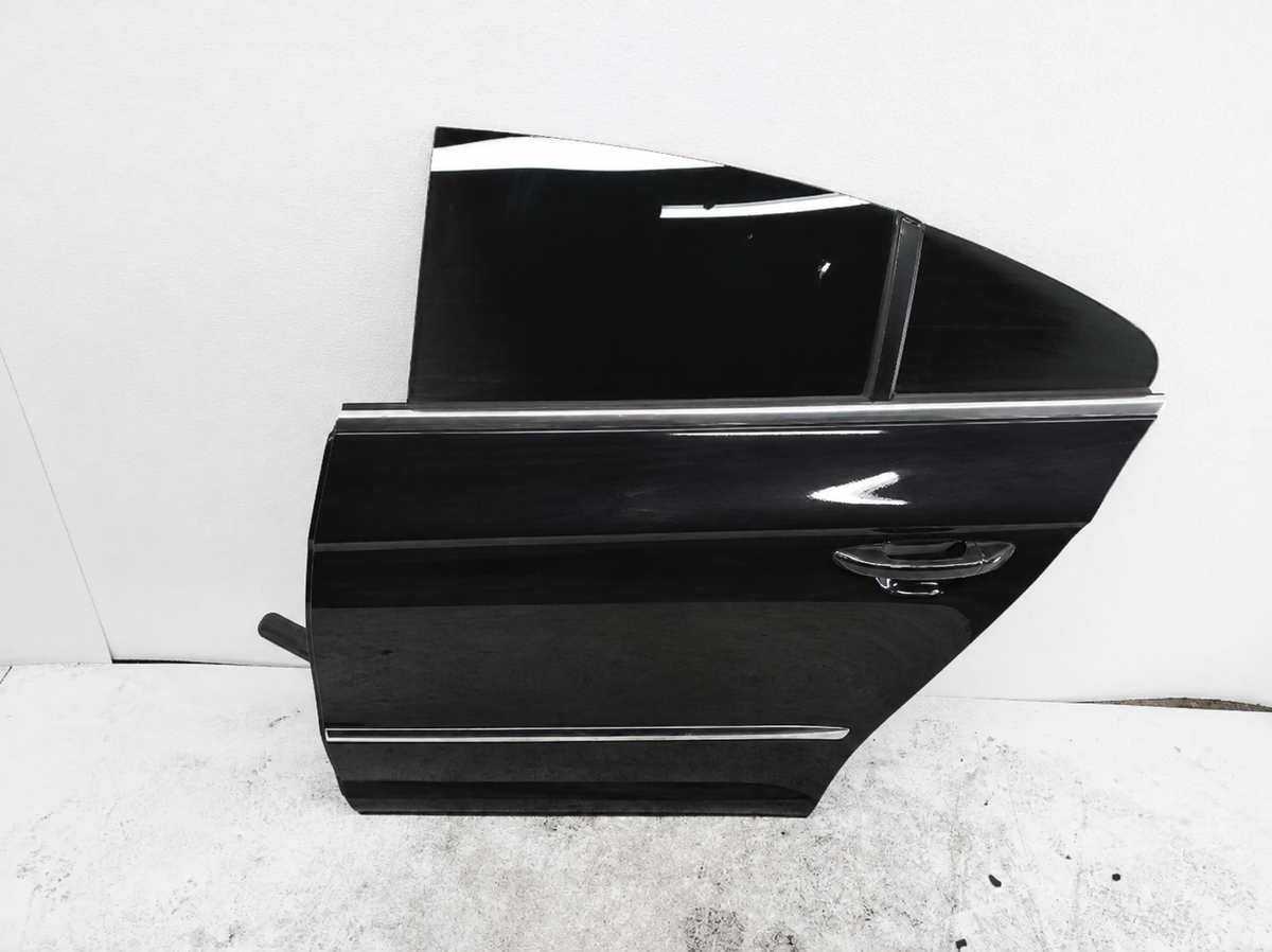 Door for 2009-2017 Volkswagen Passat CC (3C8 833 055 E)