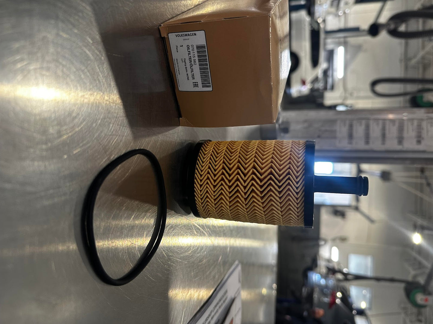 3.2 Oil Filter for R32 & Eurovan (070 115 562)