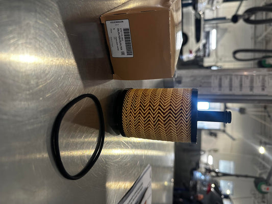 3.2 Oil Filter for R32 & Eurovan (070 115 562)