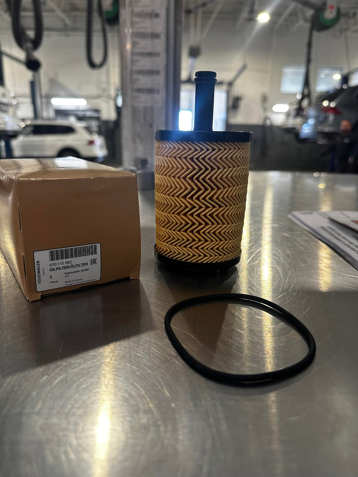 3.2 Oil Filter for VW R32 & Eurovan (070 115 562)