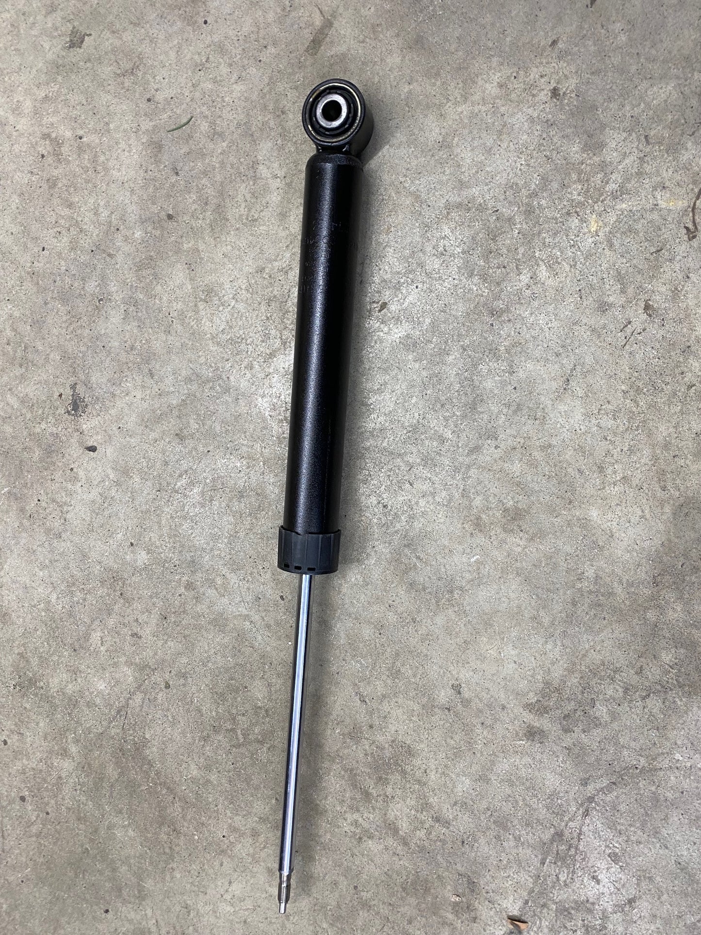 Rear Shock Absorber (Sport Suspension 1JL, 1JE, 1JS, 1JF) for 2011-2017 VW Jetta (5C0513029E)