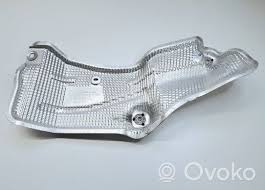 Floor pan heat shield 5q0825756